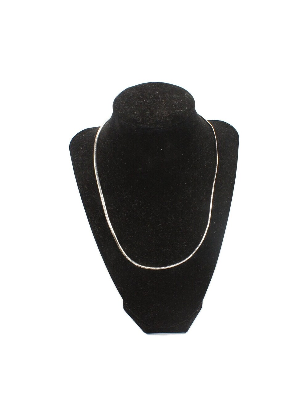 Vintage Silver Tone Chain Necklace with Lobster Claw Clasp.
